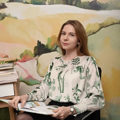Суровая Юлия